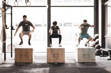 Estrategias Efectivas para Atraer y Retener Clientes en tu Box de CrossFit